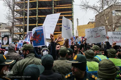 تجمع مردمی دانشجویی مقابل سفارت فرانسه