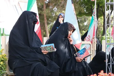 مراسم دعای عرفه در گلستان شهدای اصفهان