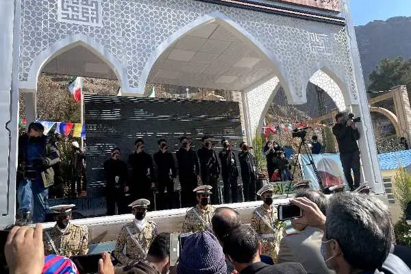 هنرمندان کشور برکت هنر متعهد و انقلابی هستند
