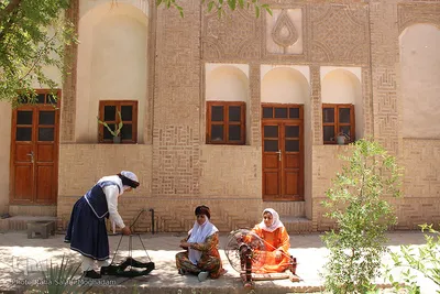 این لباس، تاریخ من است