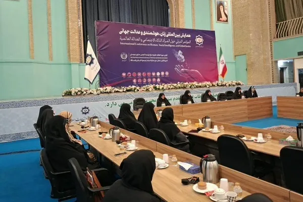 زنان در بازتعریف مفاهیم صلح عادلانه و عدالت جهانی نقشی بنیادین دارند
