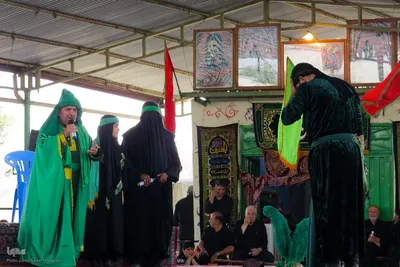 تعزیه ظهر عاشورا در امامزاده سیدابراهیم خمینی‌شهر