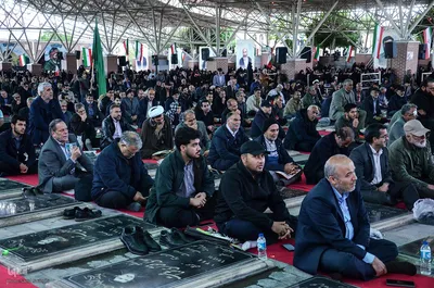 مراسم دعای عرفه در گلزارشهدای وادی رحمت تبریز