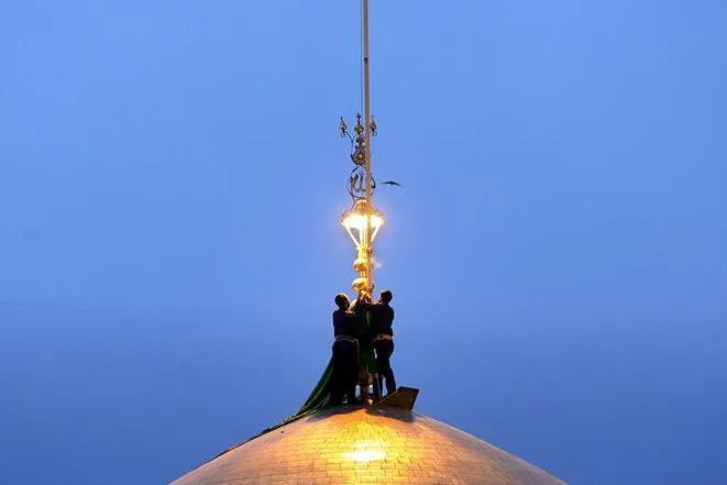 پرچم گنبد رضوی تعویض شد