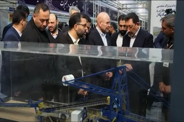 رئیس مجلس از نمایشگاه «پیشگامان پیشرفت» بازدید کرد