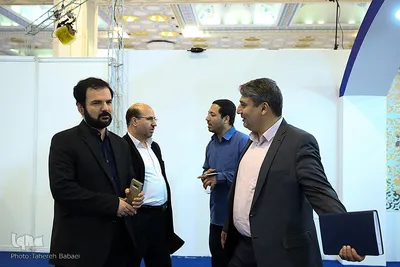 حضور محمدحسین محمدزاده؛ مدیر شبکه قرآن و معارف سیما در غرفه خبرگزاری ایکنا 