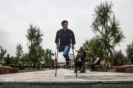 بعد از اتمام کار و رفتن به سوی سرویس و سوار شدن