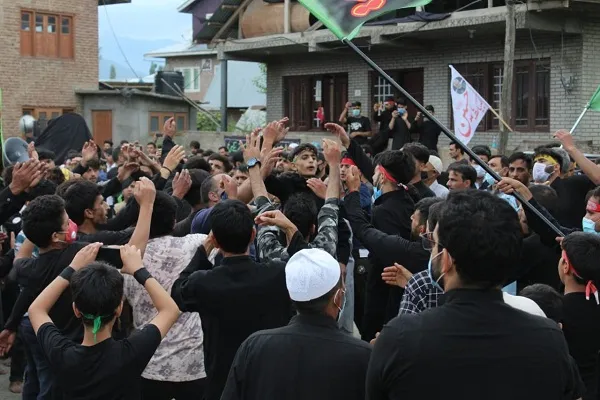 Keşmir’de İmam Hüseyin (as)’ın matem töreninden kareler