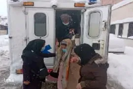 عملیات امدادرسانی اورژانس کردستان به مادران باردار در مناطق صعب العبور روستایی