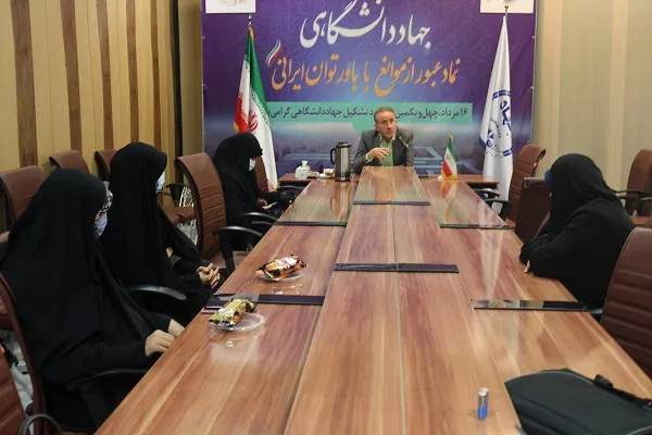 فشارهای غرب علیه ایران برای مهار انقلاب اسلامی کارساز نیست