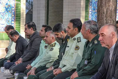 غبارروبی مزار شهدای خراسان جنوبی توسط خبرنگاران