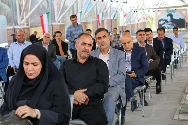 غبارروبی گلزار شهدا به مناسبت هفته دولت