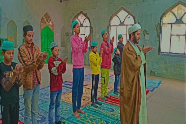 شیعہ نگر رجیٹی میں پہلی بار نوجوانوں اور جوانوں کے ذریعہ اعتکاف کا روحانی اور معنوی ماحول قائم