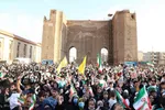 اجرای سرود سلام فرمانده به زبان ترکی و فارسی در تبریز