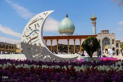 لحظه تحویل سال ۱۴۰۴ در حرم حضرت شاهچراغ (ع)