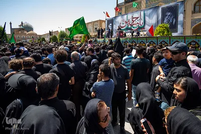 ⁨عزاداری روز عاشورا در اصفهان⁩