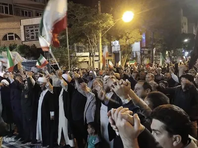 ایستگاه ۱۰۱، تجمع شبانه مردم اهر در بیعت با رهبری و حمایت از مدافعان وطن