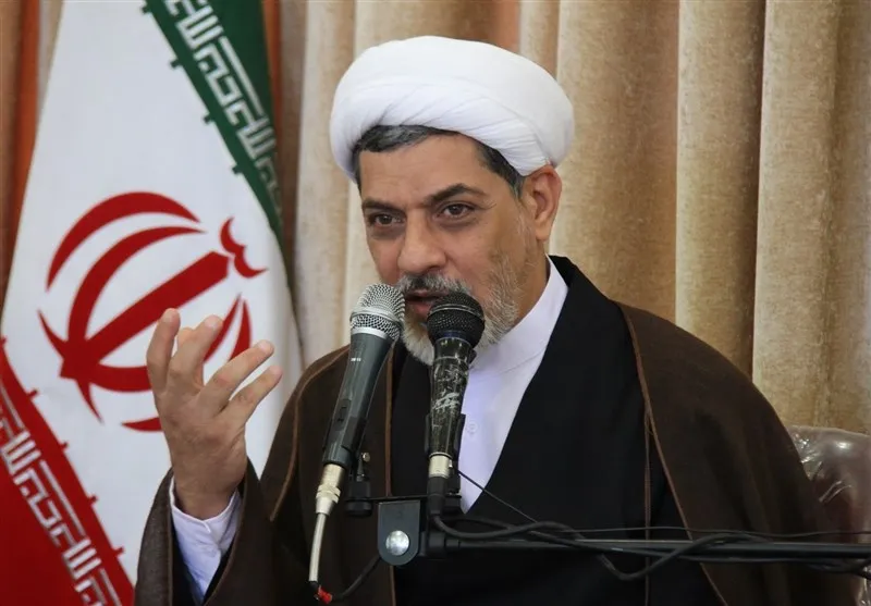 جامعه دینی باید از منکر بارز بی‌حجابی به دور باشد
