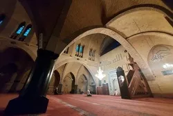 مسجد أمستردام التاريخي یستضیف السیاح غير المسلمين + فیديو
