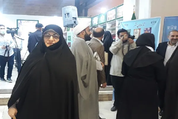 عادت به کتابخوانی قبل از مدرسه از خانه‌ها شروع شود