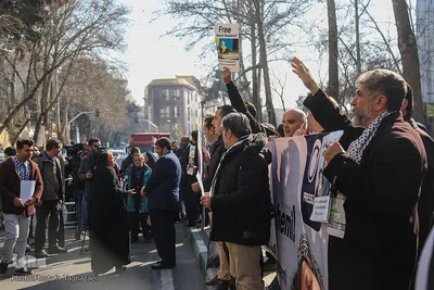 تجمع مردمی، فعالان فرهنگی، اصحاب رسانه و دانشجویان برای آزادی مرضیه هاشمی مقابل دفتر سازمان ملل متحد در تهران
