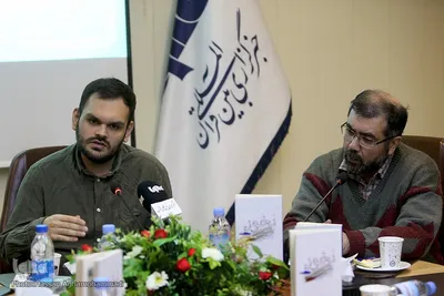 آیین رونمایی از کتاب «بخور، نخور» نوشته محمد حسن‌زاده