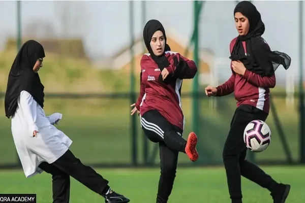 İngiltere’de başörtülü futbolcu kızların başarısı