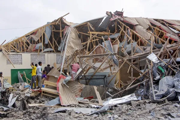 Mogadişu'da bombalı saldırı
