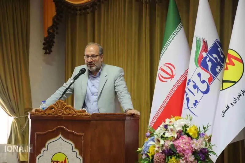 سعادت جامعه در لایه‌های مختلف در روند استفاده از قرآن و عترت است
