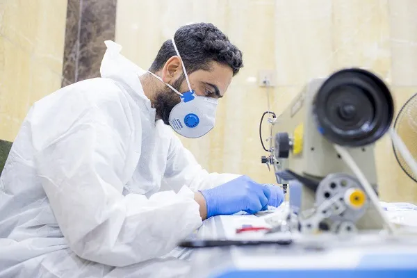Coronavirus: el santuario Imam Hosein (p) produce 3000 máscaras por día
