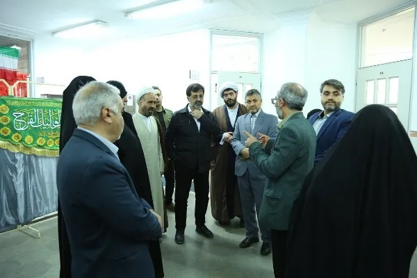 بازدید استاندار قم از دانشکده الهیات و معارف اسلامی هدی