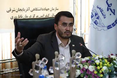 اعطای تندیس فداکاری به خانواده شهدای سلامت آذربایجان شرقی‎‎