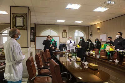 تقدیروتشکرازپزشکان و پرسنل  دارالشفا کوثرتوسط اداره نذورات وهدایای مردمی
