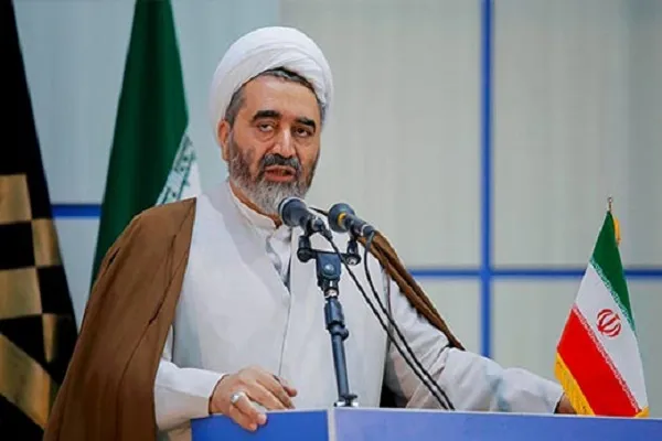امام خمینی(ره) از تفسیر به رأی قرآن به شدت پرهیز می‌کردند