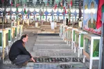 اینجا شمعی روشن است 