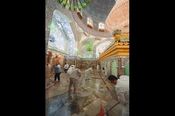 İmam Ali Türbesi yıkanarak temizlendi | video