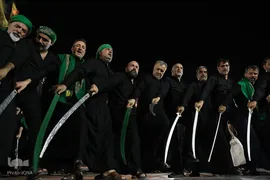 عزاداری سنتی «مشق شمشیر» نجفی‌های مقیم قم