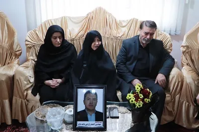خانواده شهید اقتدار احمد زارع