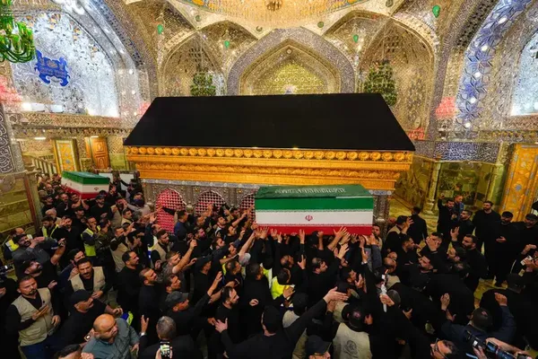 Jenazah Pemimpin Syahid di Haram Suci Amirul Mukminin (a.s)