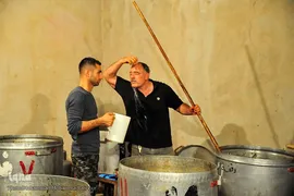 پخت غذای نذری در اهواز