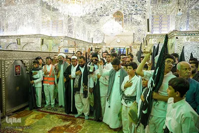 تشرف کاروان پیاده زیارتی حضرت شاهچراغ(ع) شهرستان فیروزآباد به حرم مطهر