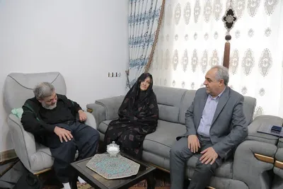 عکس | دیدار استاندار آذربایجان شرقی با خانواده شهدای جنگ رمضان در بناب