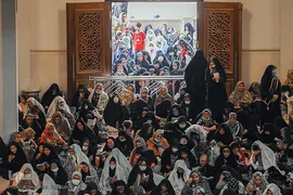 مراسم قرائت دعای پرفیض عرفه در حرم مطهر حضرت شاهچراغ(ع) شیراز