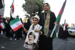 راهپیمایی مردم شیراز در حمایت از عملیات «وعده صادق ۲»