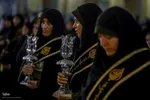 آیین لاله‌گردانی خدام حرم شاهچراغ(ع) در رثای شهادت امام رضا(ع)