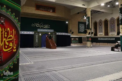 آخرین شب مراسم عزاداری حضرت فاطمه‌زهرا (س) در حسینیه امام خمینی(ره)