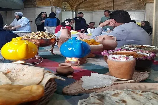 ارائه غذاهای محلی کردستان در ماه مبارک رمضان به گردشگران نوروزی