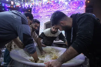 پخت بزرگترین سمنو شیرازی در کشور