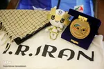 اهدای مدال جواد فروغی به موزه حرم مطهر رضوی
