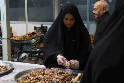 طعم ارادت؛ پخت هزاران پرس غذای نذری در خمینی‌شهر